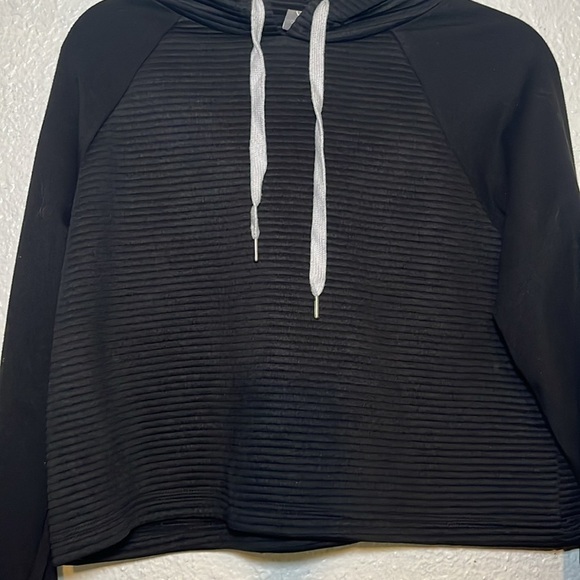 Daisy Fuentes fit like ribbed, hooded sweater size large - Picture 2 of 8